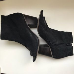 OLD NAVY ankle booties (open toe)